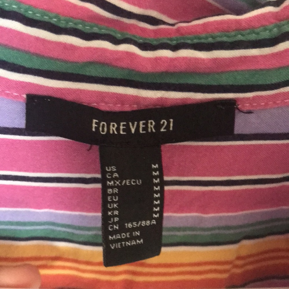 cropped button up - Picture 3 of 3